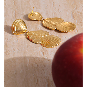 JINYOU 2477 - Aretes de Acero Inoxidable Chapados en Oro al por Mayor, Aretes de Diseño con Forma de Concha para Mujer - Product Image 3