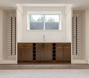 Meubles de bar à eau en bois massif CANA sur mesure, compacts, avec base basse moderne, armoire de rangement et étagère flottante ouverte – Vente en gros - Product Image 4