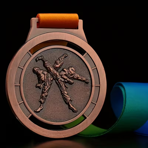 Médailles <span class=keywords><strong>de</strong></span> sport personnalisées en alliage <span class=keywords><strong>de</strong></span> zinc 3D avec logo/<span class=keywords><strong>texte</strong></span>/design personnalisé pour le basketball, le football, le soccer, souvenir avec ruban - Product Image 3