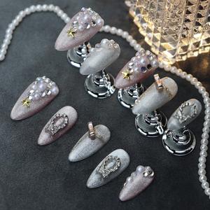 纯手工小众轻奢华指甲手指应用的爆炸性风格 - Product Image 2