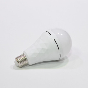<span class=keywords><strong>LED</strong></span> סופר בהיר אור חירום הפסקת חשמל שלט רחוק אינטליגנטי <span class=keywords><strong>E27</strong></span> בסיס בורג נורת <span class=keywords><strong>LED</strong></span> למשרד - Product Image 4