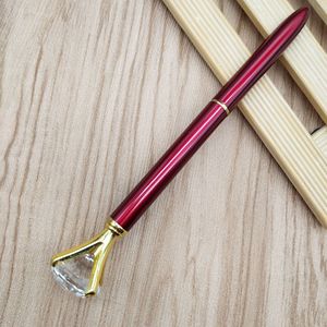 Stylo rotatif en métal avec diamant scintillant, multicolores, logo personnalisé, style cosmétique pour filles, stylo décoratif pour l'écriture - Product Image 1