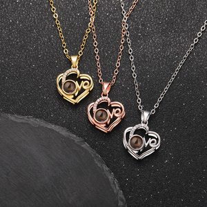 Colliers de projection d'images personnalisés pour femmes, pendentifs tendance « Je t'aime » en 100 langues, bijoux en laiton avec chaîne à maillons - Product Image 3