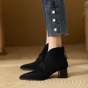 Bottines à bout pointu pour femmes, talon bloc, en <span class=keywords><strong>daim</strong></span>, avec détail de sangle en V, fermeture éclair arrière, <span class=keywords><strong>bottes</strong></span> tendance, <span class=keywords><strong>marron</strong></span> foncé - Product Image 4