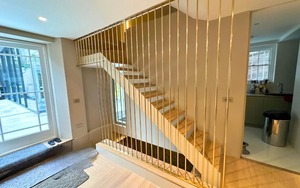 Escaliers flottants cantileverés à marches en bois renforcé, fiables et sécurisés, <span class=keywords><strong>pour</strong></span> espaces commerciaux haut de gamme et design de salles d'exposition - Product Image 6