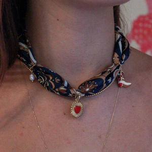 Collana con sciarpa a stella a cinque punte e collana con ciondolo in acciaio inossidabile colorato da donna - Product Image 1