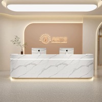 Penjualan langsung dari pabrik meja resepsi Modern meja depan Salon penerimaan kustom meja cahaya Led Kecantikan putih konter Penerimaan