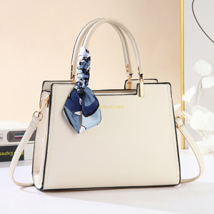 Borse a Tracolla Rosse da Donna All'Ingrosso, Borse Firmate di Moda per Signore - Product Image 4