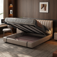Luxuriöses Bett im Italienischen Stil aus Echtem Leder, Modernes Schlafzimmermöbel, Kingsize Polsterbett mit Metallakzenten