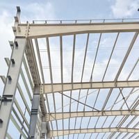Hangar d'entrepôt préfabriqué en acier robuste et robuste avec structure de soudage et de pliage pour les besoins industriels contemporains
