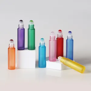 Nuovo colorato vuoto 5ml rotondo mini personalizzato deodorante rullo bottiglia di vetro con tappo per olio per il corpo