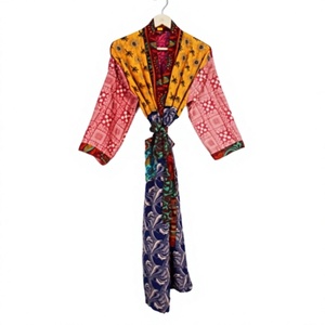 Robe kimono japonaise en soie vintage élégante faite à la main, motif floral bohème, respirante, séchage rapide, longueur intégrale pour femmes - Product Image 1