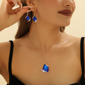 Nuevo Conjunto de Collar y Pendientes de Aleación de Zinc con Cristales de Diamante y Diseño Poligonal, con Gran Gota de Agua, para Mujer - Product Image 3