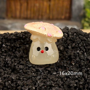 Offres Spéciales : Accessoires en Résine Champignon Miniature, Breloques Créatives en Résine de Dessin Animé, Ornements en Résine Phosphorescents pour Décoration - Product Image 6