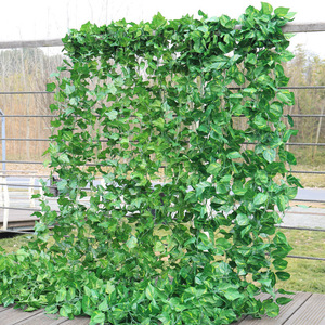 Vignes artificielles Mitsuba 100-200 cm en plastique, verdure pour mariage, décoration extérieure et intérieure - Product Image 1