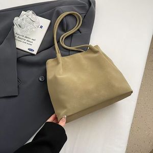 Bolsos Casuales de Gran Capacidad para Mujer Más Vendidos en 2025, Bolsos de Hombro y Bandolera Simples de Color Sólido en Gamuza - Product Image 6