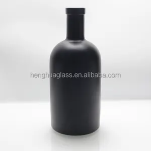 Vuoto 70cl 700ml bottiglia di vetro Gin nero opaco liquore di colore personalizzato bottiglia di olio d'oliva Tequila spirito Tequila vino con coperchio in sughero nero