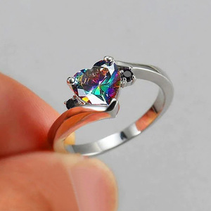 Nuovi Anelli di Lusso a Tre Strati con Zirconi a Forma di Marquise, Ornamenti Eleganti in Stile Europeo e Americano per Feste - Product Image 1