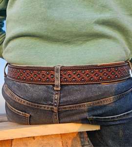 Ceinture en cuir ornée d'esthétique vintage usinée à la main avec boucle en alliage de style patrimoine occidental - Product Image 3