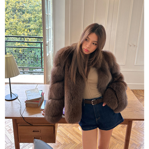 <span class=keywords><strong>Cappotto</strong></span> in Vera Pelliccia di Volpe Intera per Donna, Marrone Scuro Vintage <span class=keywords><strong>Senza</strong></span> Colletto, Corto e Ampio, Colore Personalizzabile - Product Image 1