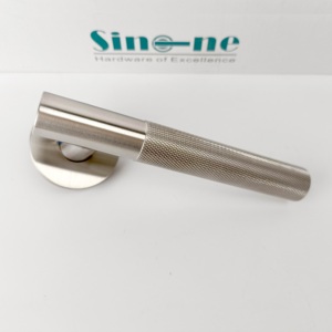 Thép Không Gỉ 304 Euro Lỗ Mộng Sash Khóa Với Hình Bầu Dục Hoa Hồng Đòn Bẩy Xử Lý Cháy Xếp Hạng Cửa Xử Lý Trên Hình Bầu Dục Tăng - Product Image 5