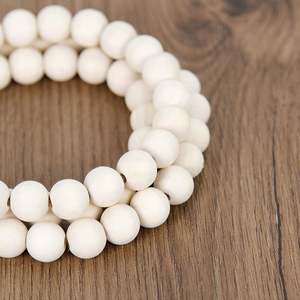 Guirlande de Perles en Bois de 58 Po. avec Pompons, Style Ferme, Rustique et Naturel, Décoration Bohème Murale Accrochée - Product Image 3