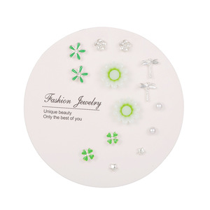 Juego de 7 pares de aretes de bisutería con incrustaciones de circonita en forma de corazón, luna y estrella, regalo para mujer - Product Image 5