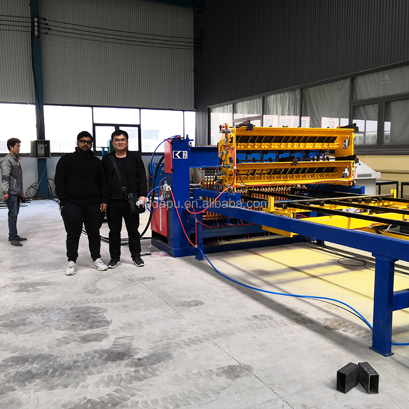 Машина для изготовления проволочной сетки для куриных клеток