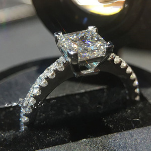 Anello Quadrato Minimalista, Elegante Design Geometrico alla Moda, Accessorio per Feste, Ufficio e Outfit Quotidiani - Product Image 1