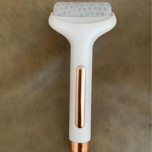 Rodillo de Hielo Portátil LM LM25019 para el Cuidado de la Piel y Lifting - Masajeador Manual de ABS Refrigerante para Reafirmar y Limpiar la Superficie - Product Image 5