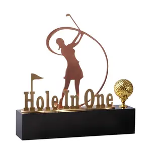 Novo Design buraco em um golfe troféu metal mulheres figura prêmios com cristal base
