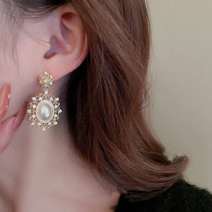 Orecchini Ovali con Perle Finte per Donne, Gioielli in Stile Vintage Francese - Product Image 4