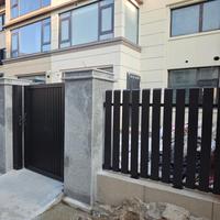Clôture en aluminium à lattes linéaires au design minimaliste, anti-rouille, écran vertical, protection thermique 3D, clôture de périmètre pour villa et cour
