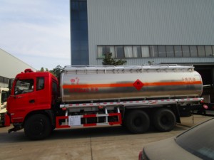 Camion-citerne Dongfeng 6x4 de 20 000 L à <span class=keywords><strong>prix</strong></span> d'usine, capacité de 20 m³, pour le transport de <span class=keywords><strong>carburant</strong></span> en vrac sur de longues distances - Product Image 6