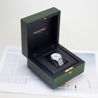 Boîte cadeau de luxe personnalisée en bois pour montre, finition laquée verte mate OEM avec intérieur en cuir et serrure