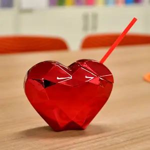700Ml Gelas Sedotan Plastik Berbentuk Hati Kreatif untuk Hari Valentine