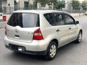 Vehículo Familiar Sin Estrés: Livina 1.6 CVT 2009, Asientos Mágicos para Todo, Eficiente en Combustible y Sin Preocupaciones - Product Image 3