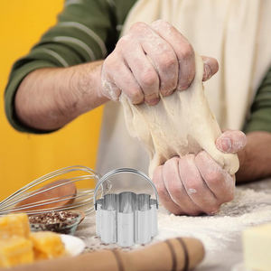 <span class=keywords><strong>Emporte</strong></span>-pièces durables en acier inoxydable de différentes tailles avec poignée Moule à gâteau en mousse avec poignée arquée confortable - Product Image 5