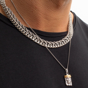 Bijoux personnalisés en acier inoxydable 316 Joli collier pendentif jésus en plaqué or 18 carats et acier étanche pour petit ami - Product Image 5