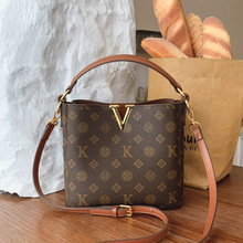 Sacs à main pour femmes au design célèbre, <span class=keywords><strong>prix</strong></span> d'usine, sacs à bandoulière en cuir rouge et noir, sacs à bandoulière élégants et originaux - Product Image 3