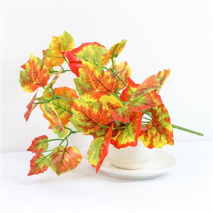 Set di 2 Pezzi: Stelo di Seta Verde Artificiale, Bouquet di Begonia Rossa, Ramo d'Albero Artificiale, Foglia Decorativa da Parete per Decorazioni Domestiche - Product Image 6