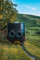 Caravane de luxe tout-terrain Blackseries avec éclairage d'ambiance pour camping-car et van de voyage