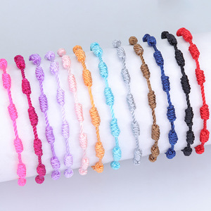 <span class=keywords><strong>Bracelet</strong></span> tressé en corde rouge nouée à sept couleurs multiples du fabricant <span class=keywords><strong>Bracelet</strong></span> d'amitié chanceux réglable à 7 nœuds - Product Image 3