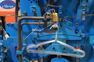 Macchina di Nuova Generazione ad Alta Velocità per la Produzione di Appendiabiti con Funzioni di Piegatura e Formatura - Product Image 3