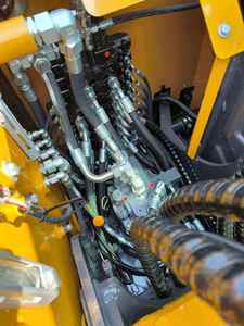 Excavadora de cadenas XE80E de 8 toneladas, excavadora hidráulica fiable con motor Kubota V3307, cabina de lujo con aire acondicionado, máquina compacta de alto flujo, lista para usar. - Product Image 6