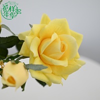 Bunga Mawar Lateks Buatan Real Touch Artificial Moist Flower Tiga Kepala 75cm Putih Kuning untuk Dekorasi Vas Meja Pernikahan dan Properti Fotografi
