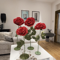 Fleurs en papier géantes ODIS, modernes et tendance, de haute qualité, faites à la main, pour la décoration artistique des vitrines de Pâques et des événements.