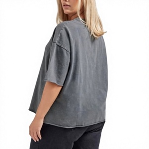 T-shirt en coton 100% à col rond pour femme, couleur unie, coupe ajustée, décontracté, logo brodé, écologique, respirant, exporté du Bangladesh - Product Image 6