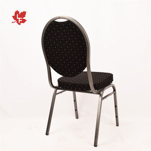 Cadeiras de Casamento Baratas à Venda, Cadeiras de Metal para Festas, Estrutura Prateada com Tecido Preto e Pontos Dourados - Product Image 4