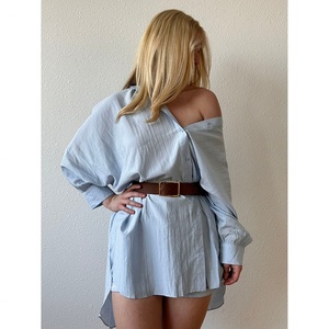 Robe décontractée pour femme en coton tricoté 100% de haute qualité, séchage rapide, sans couture, design sexy et tendance, col à revers, coupe ample, vente en gros, personnalisable OEM - Product Image 2